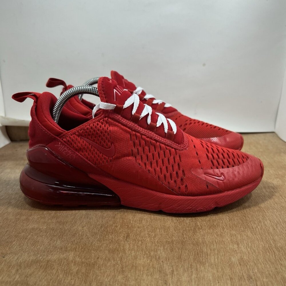 Nike Air Max 270 Triple Red Low Top Walking Sneakers Men’s Size 9 CV7544-600